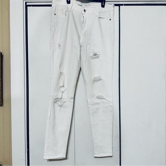 Old Navy, Mid-rise Bright White
Size 8 - Picture 3 of 4